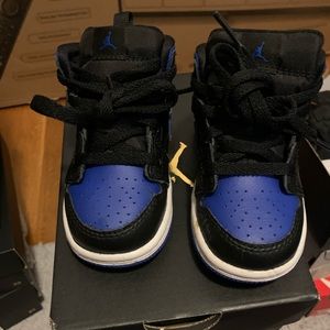 Jordan 1 mid size 6C